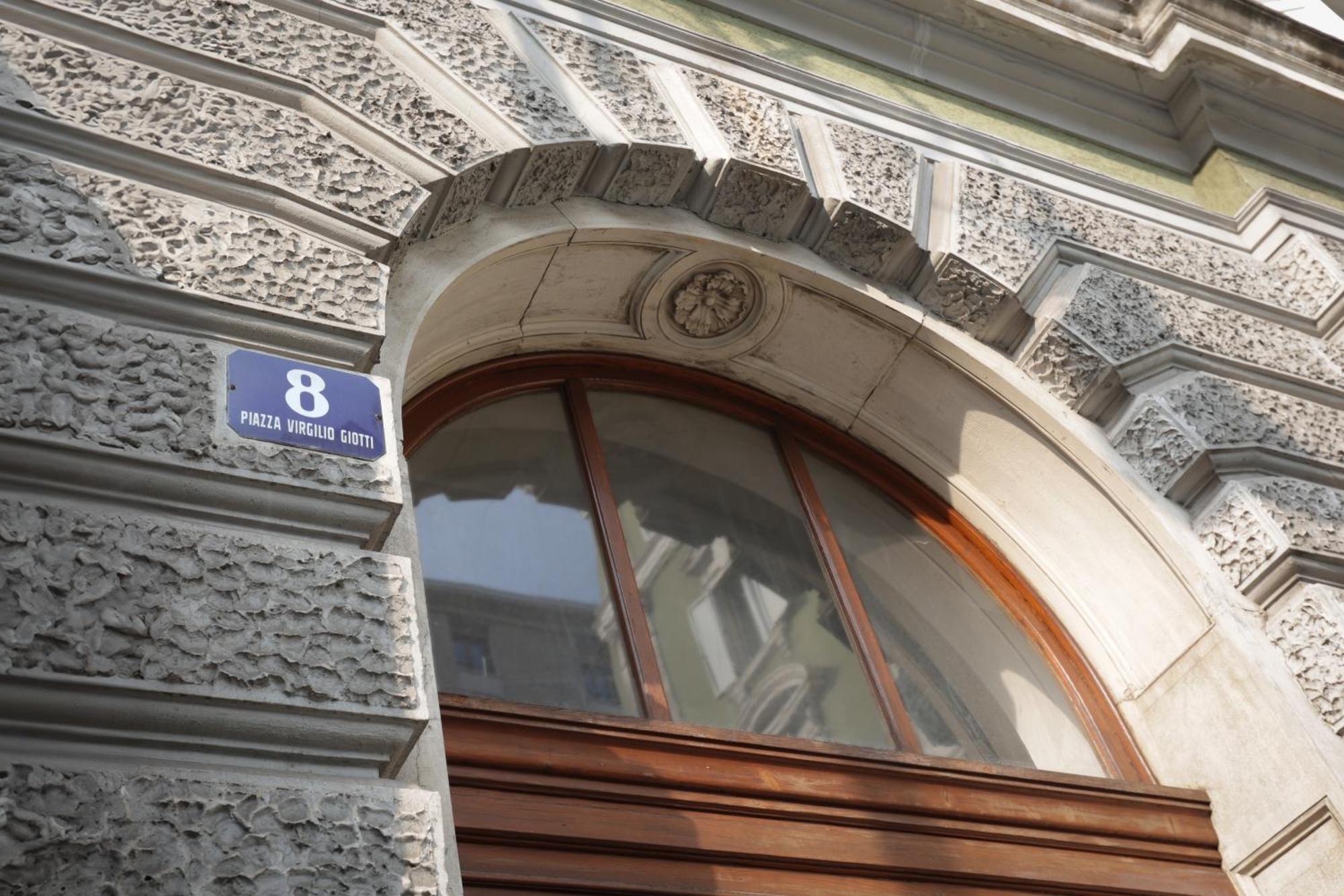 Residence Piazza Giotti 8 Trieste Eksteriør billede