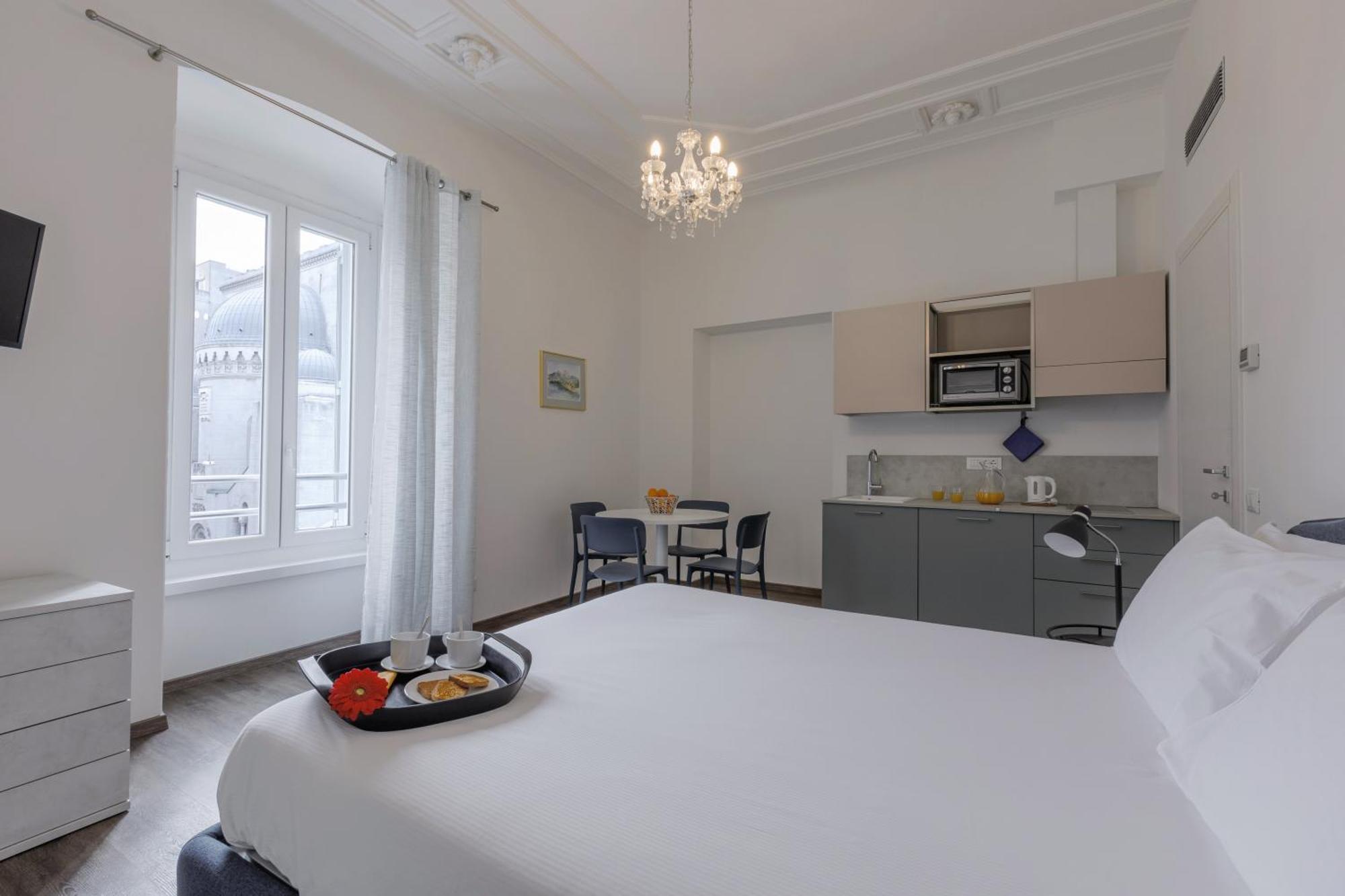 Residence Piazza Giotti 8 Trieste Eksteriør billede
